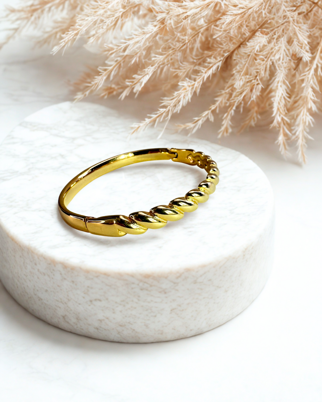 Emerald Luxe Twist Bangles