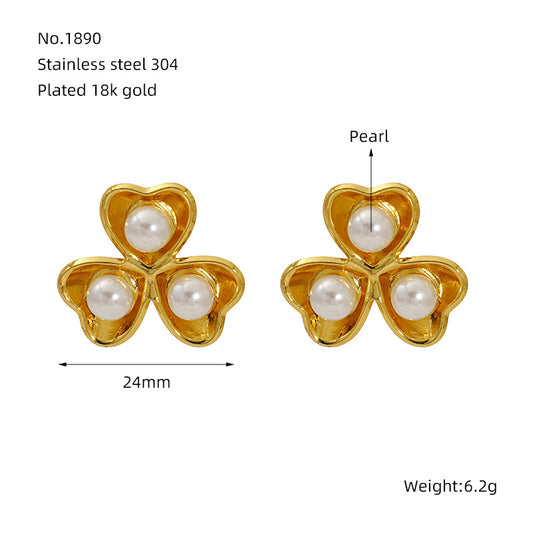 Amour Studs – gold-plated stainless steel heart-inspired stud earrings”
	•	“Amour Stud Earrings – anti-tarnish minimalist love symbol jewelry