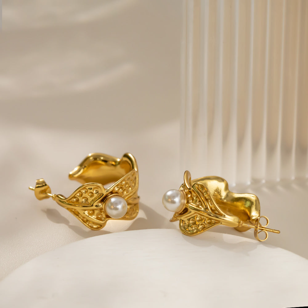 Auric Twist Hoops – gold-plated stainless steel hoop earrings with pearl accent