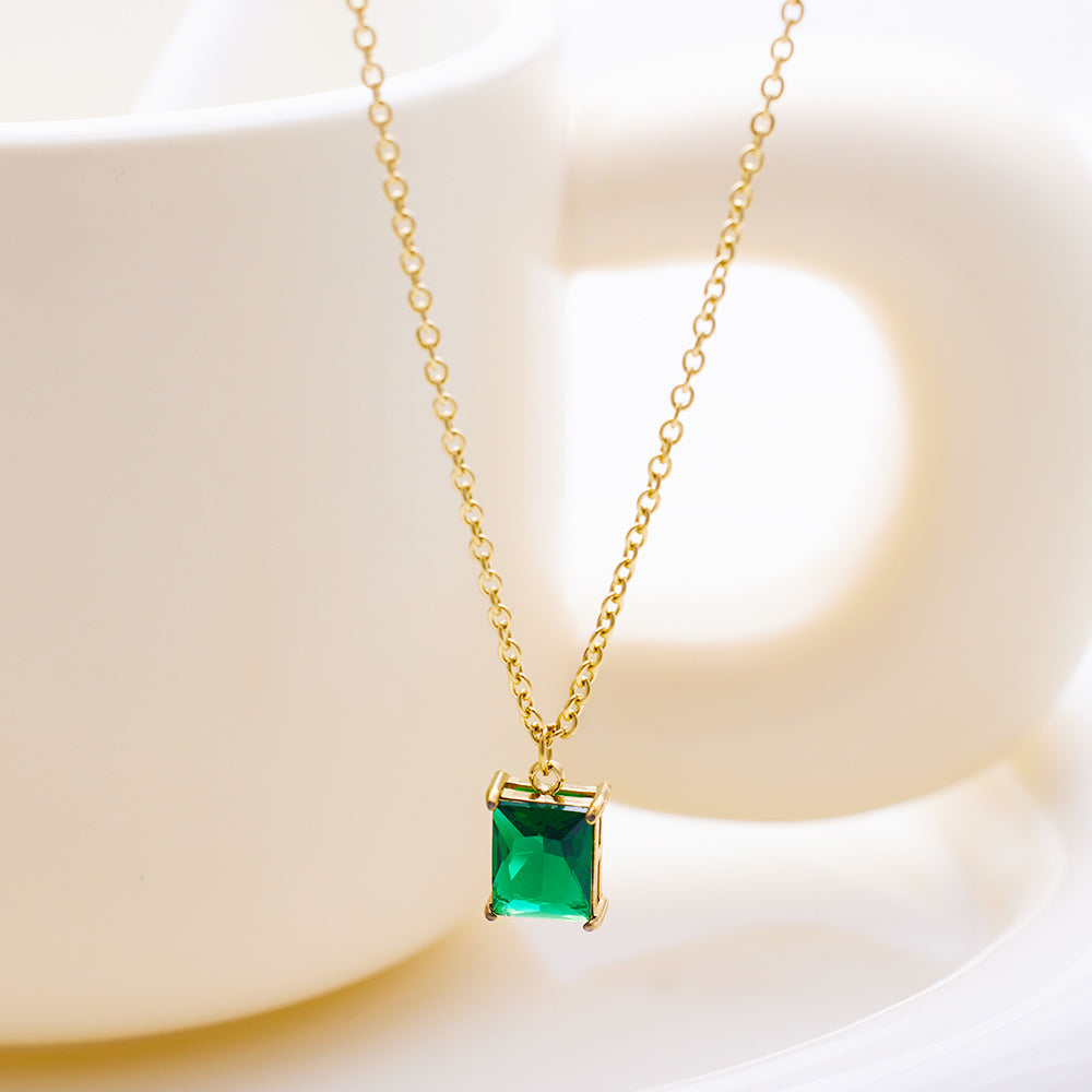 Emerald Aura Pendant– thin gold-plated chain with emerald stone