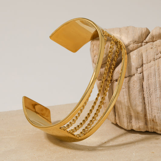 Majesté Cuff – gold-plated stainless steel textured bracelet